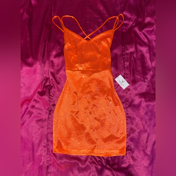 Windsor Dresses & Skirts - NWT Windsor Orange Rhinestone Dress 🧡
